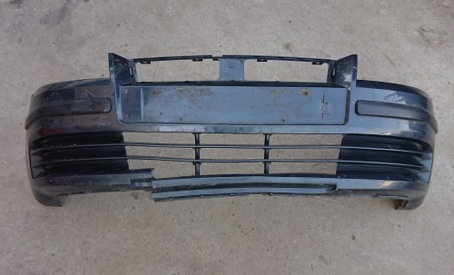 Zderzak przedni Fiat Stilo 5 drzwi uszkodzony
