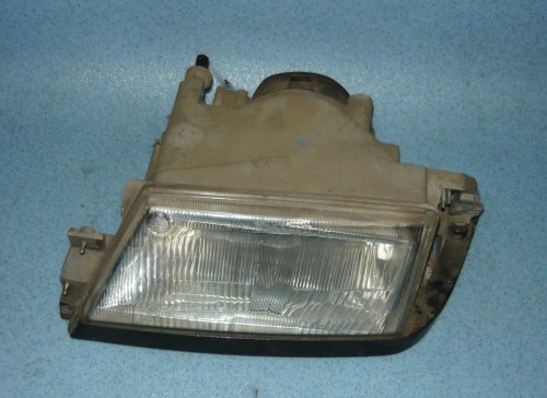 lampa przednia reflektor Alfa Romeo 33 lewy uszkodzony