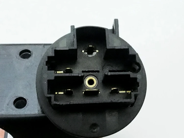 wtyczki stacyjki Fiat 5 małych pinów 4.jpg