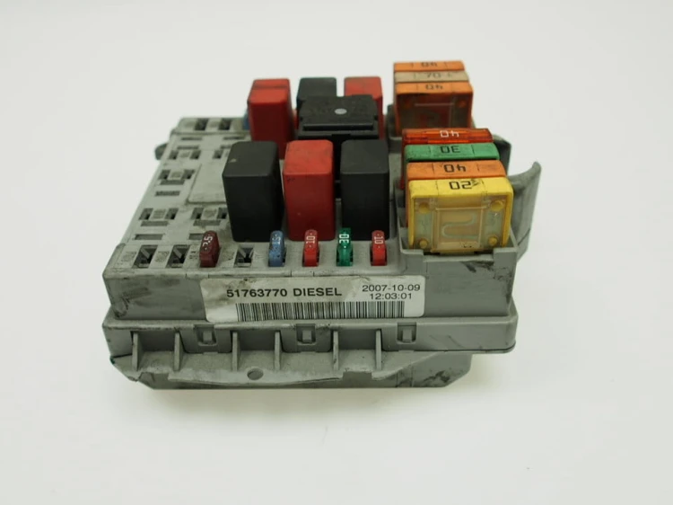 skrzynka doblo 51763770 2.jpg