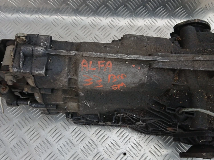 alfa 33 2.jpg