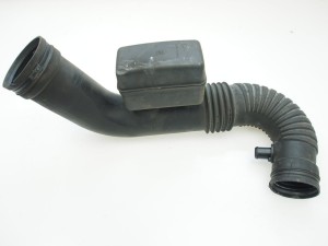 rura od przepustnicy do filtra powietrza Fiat Stilo 1,6 16V nr. 46807209