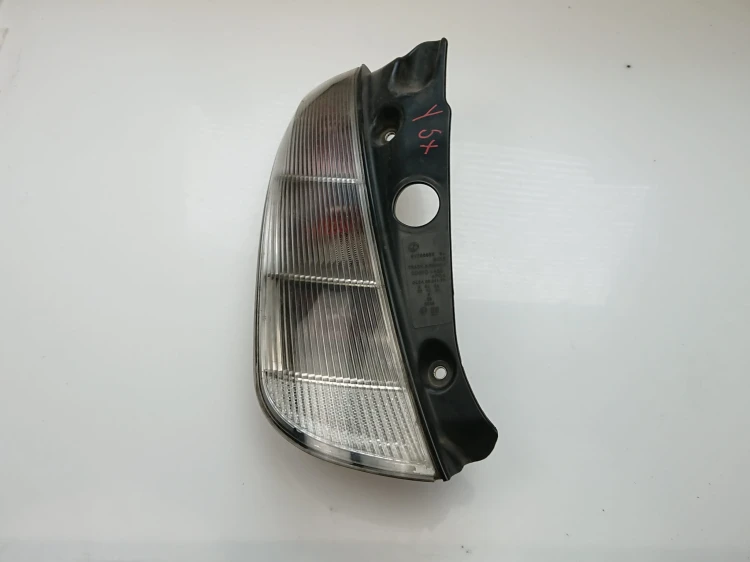Lampa tylna lewa tył Lancia Ypsilon 2004