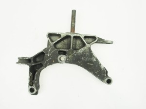 Wspornik łapa lewa skrzyni biegów półksiężyc Fiat Doblo 1,3 multijet nr. 51744319
