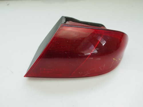 166 lampa prawa tył błotnik.jpg