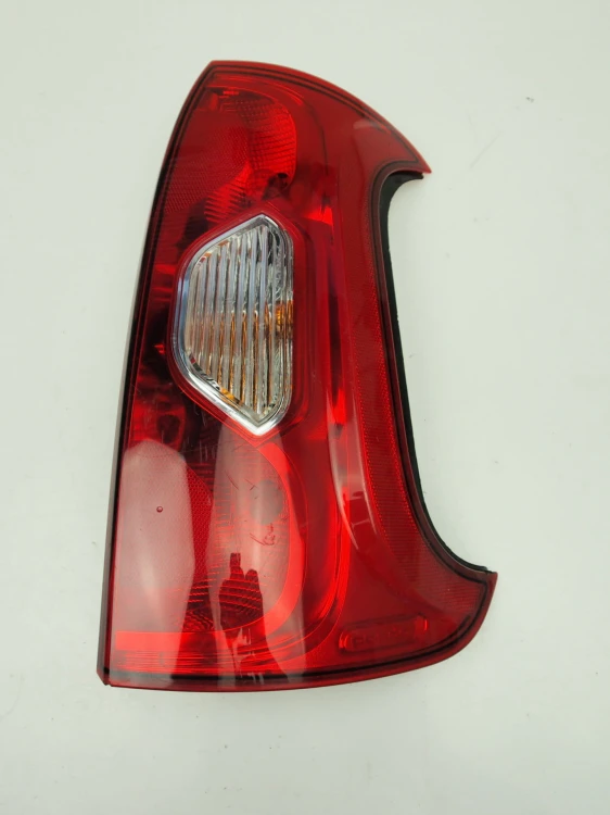 panda lampa tył prawa.jpg