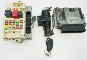 komputer, centralka, stacyjka, BSI, komplet Alfa Romeo 147 1,9 JTD 16V Q2 Bosch 0281013532 51806566