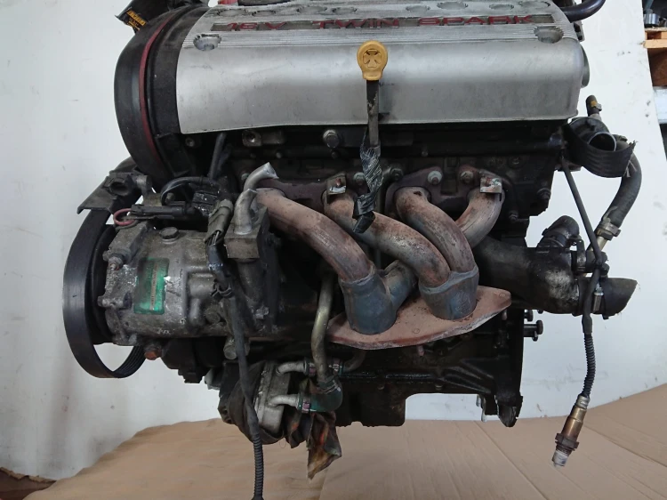 silnik Alfa 166 2,0 TS 4.jpg