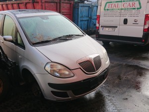 Uszczelka drzwi prawa przednia Lancia Musa 