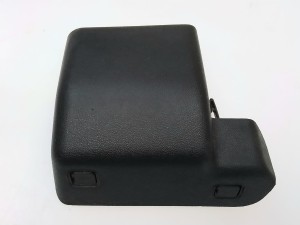 osłona  zaślepka wtyczki fotela prawa Fiat Grande Punto Alfa Mito 735391411