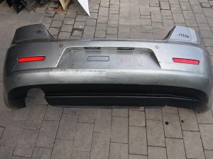 zderzak tylny Alfa Romeo 159  kolor 651 z czujnikami cofania