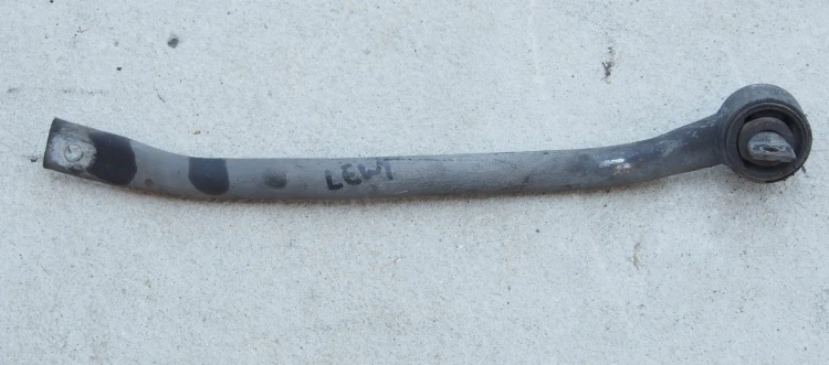 wahacz tylny lewy alfa 147 1.jpg