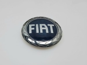 logo, znaczek firmowy na atrapkę Fiat Grande Punto