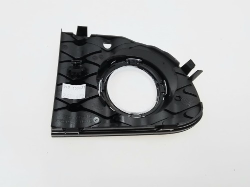 lewa ramka halogenu  Fiat 500 lift 735642293