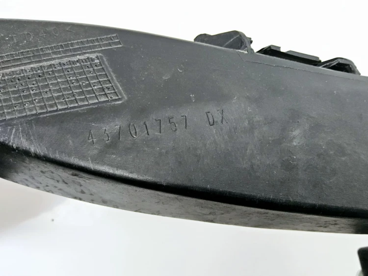 Ślizg zderzaka prawy przód Fiat Bravo 2, Croma lift 43701757