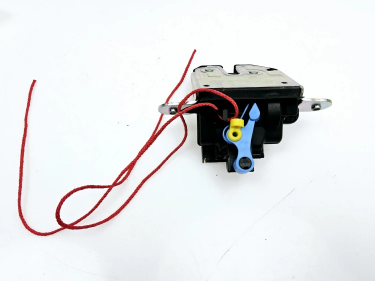 zamek tylnej klapy bez elektryki do Fiat Panda 3