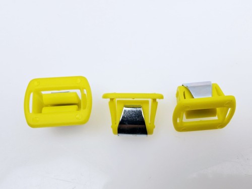 Kostka mocowania reflektora  Fiat Seicento nowa  7703577