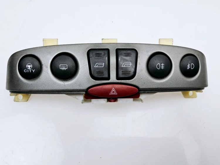 panel awaryjne przyciski do opuszcznia szyb Fiat Punto II  city +  halogeny kolor srebrny