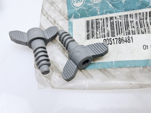 Motylek mocowania  wspornika koła zapasowego Fiat Fiorino  51786481