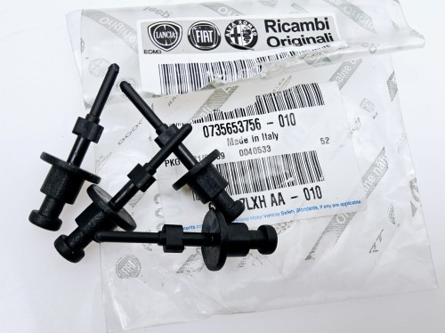 zaczep sznurka półki bagażnika Fiat Tipo
