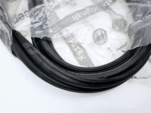 Uszczelka karoserii klapy tył  Fiat Grande Punto  nowa oryginalna  51773660