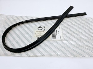 Uszczelka podszybia Fiat Panda 2  nowa oryginalna 46804346