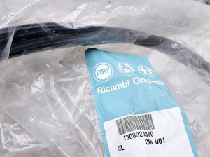 Uszczelka karoserii  drzwi przesuwnych  Fiat  Fiorino   nowa oryginalna 1308924070