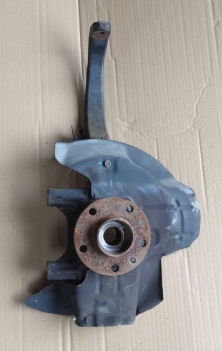 zwrotnica lewa Brembo Alfa 159 1.JPG