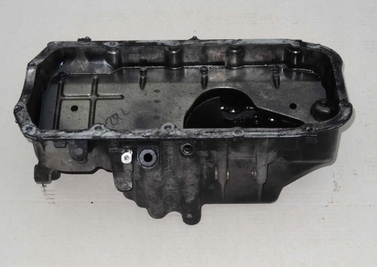 miska olejowa Fiat Alfa 1,9 JTD1.JPG