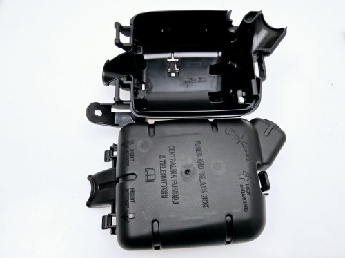 obudowa przedniej skrzynki bezpieczników Fiat Fiorino nowa 51791320 51791319