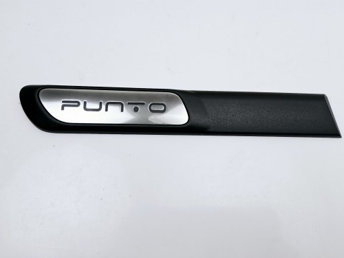 listewka na błotnik tył prawa Fiat  Punto Evo - nowa 735507100