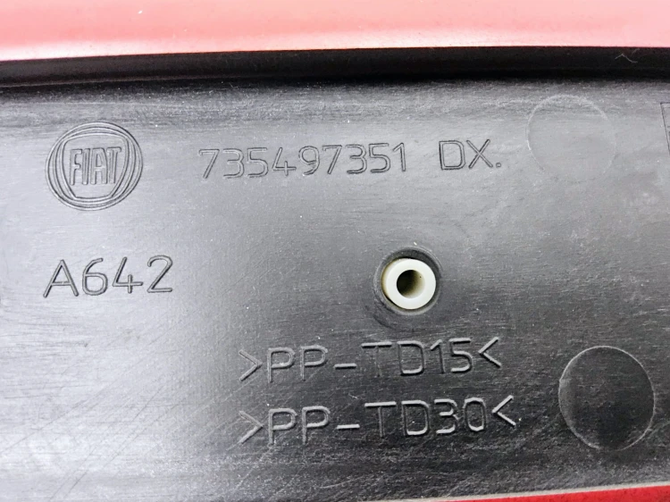 listewka na błotnik tył prawa Fiat  Punto Evo - nowa 735507100