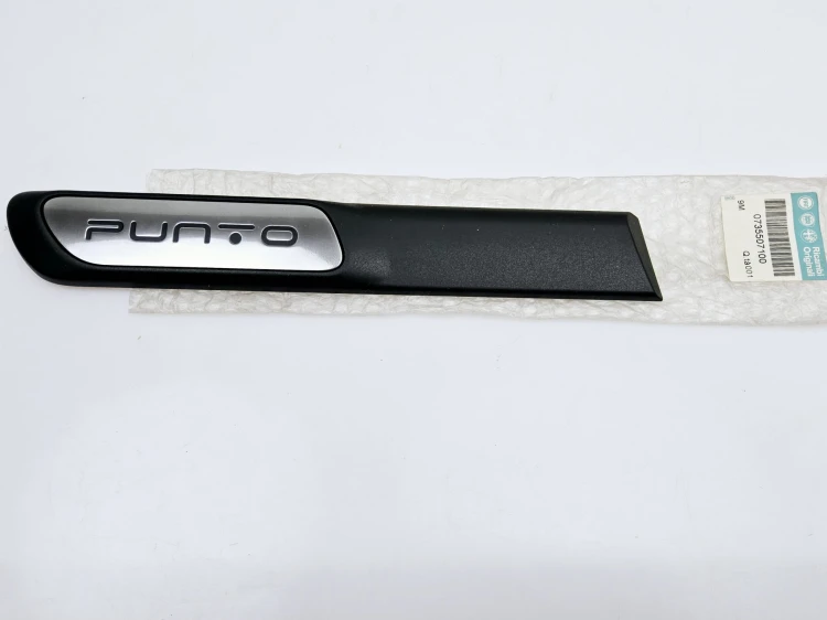 listewka na błotnik tył prawa Fiat  Punto Evo - nowa 735507100