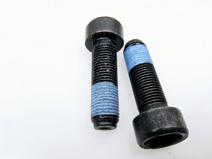 Śruba, śruby koła zamachowego Fiat Freemont  - nowe 55235610