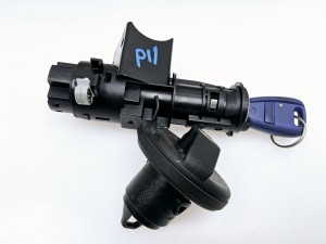 stacyjka , kluczyk , korek wlewu paliwa  Fiat Punto 2 II 