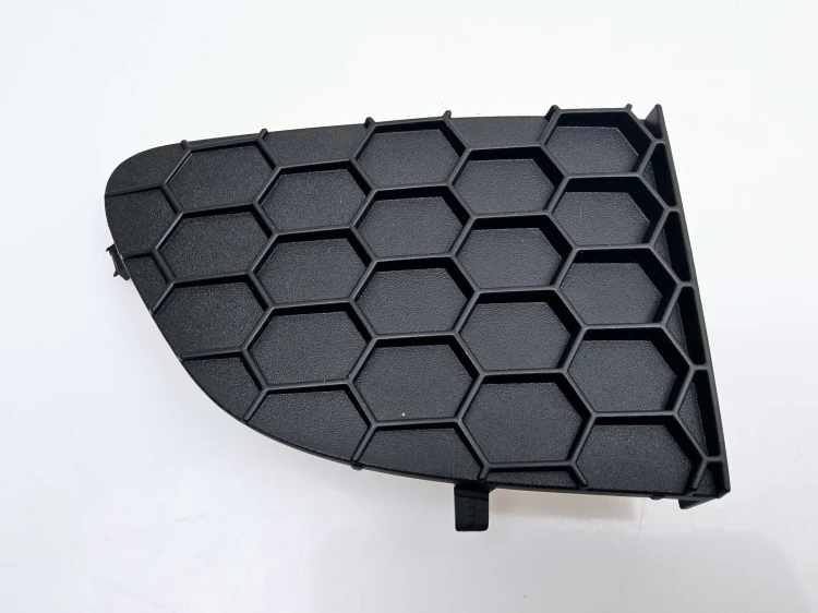 atrapka kratka zderzaka prawa Fiat Punto 2012 nowa 735502299
