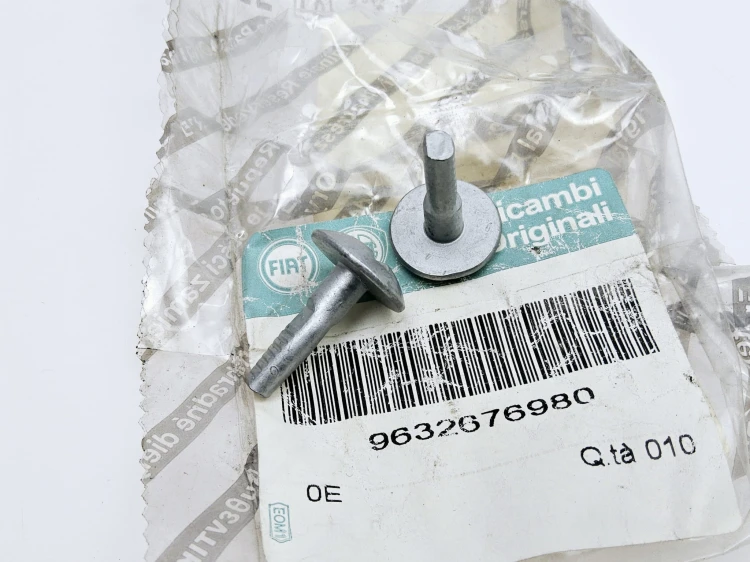 śruby zderzaka przód  Fiat   Scudo 99632676980