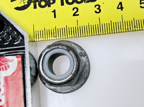 Nakrętka Jeep   06507676aa