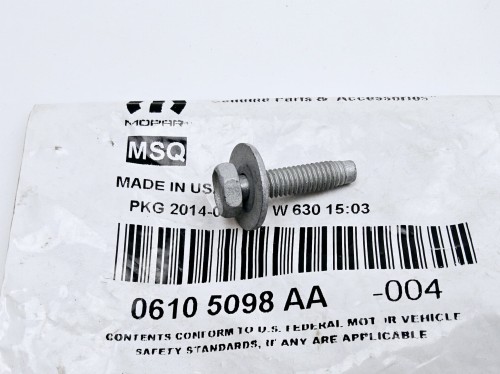 Śruba, śruby  Jeep Fiat  Freemont- nowe  06105098aa