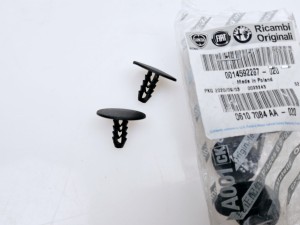 Spinka kołek tapicerki Fiat Alfa  nowa   14592287