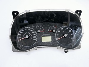 licznik, zestaw wskaźników Fiat Grande Punto 1,3 Multijet  nr. kat. 51701537