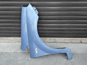 błotnik przedni prawy Fiat Grande Punto  niebieski 448/B