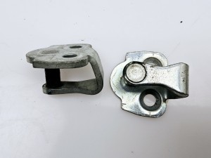 zaczep zamka drzwi alfa 147 