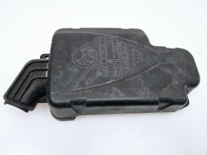obudowa osłona górna  przedniej skrzynki bezpieczników Alfa Mito 50509531 