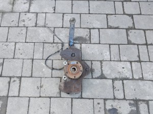zwrotnica lewa przednia Alfa Romeo 147