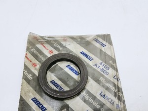 uszczelniacz wału korbowego Fiat Cinquecento  nowy OE 40004870