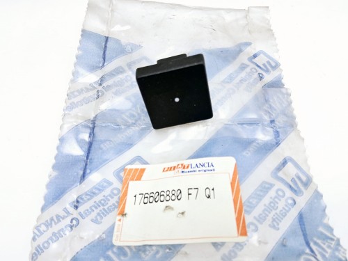 włącznik przy fotelu Fiat Croma nowa 176606880