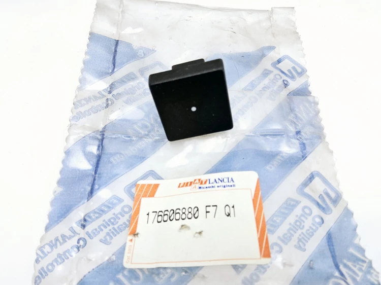 włącznik przy fotelu Fiat Croma nowa 176606880