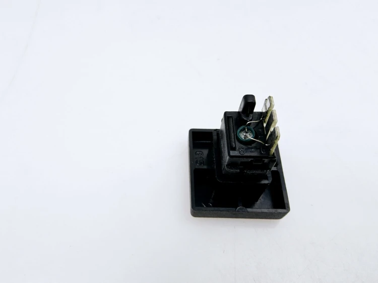włącznik przy fotelu Fiat Croma nowa 176606880
