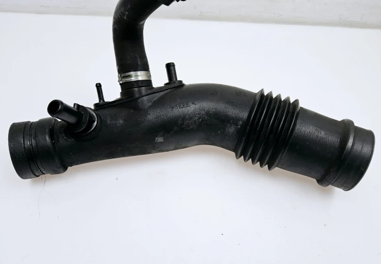 Rura, przewód powietrza Fiat Bravo 2, Lancia Delta 1,4 T-jet  51798940
